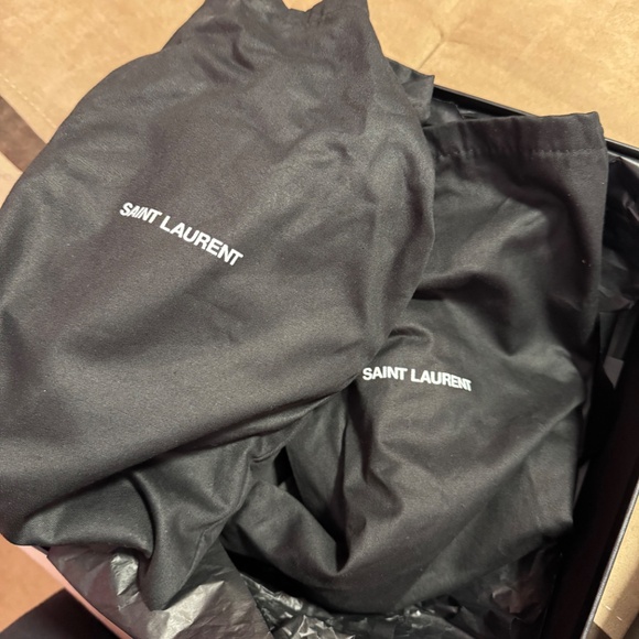 YSL Cassandra Heels - Picture 9 of 10